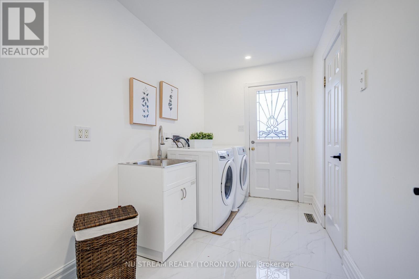 8 Hemingway Crescent, Markham, Ontario  L3R 2A4 - Photo 26 - N12926646