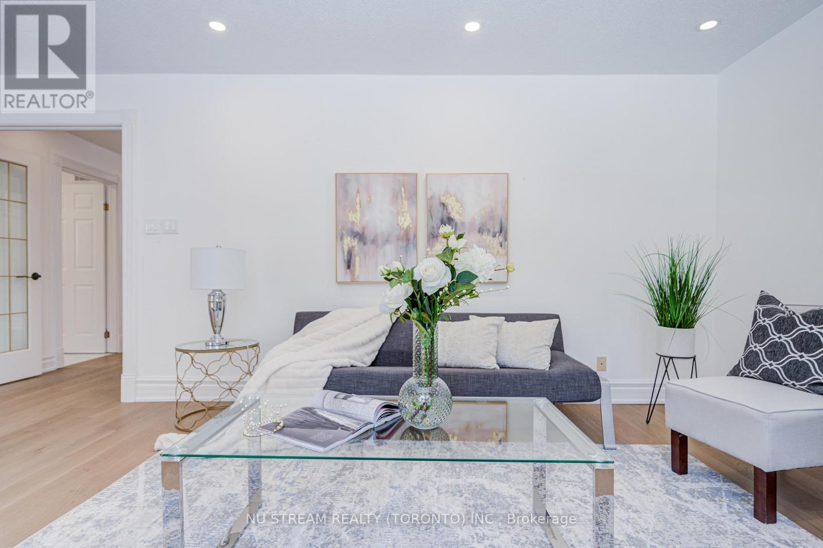 8 Hemingway Crescent, Markham, Ontario  L3R 2A4 - Photo 32 - N12926646