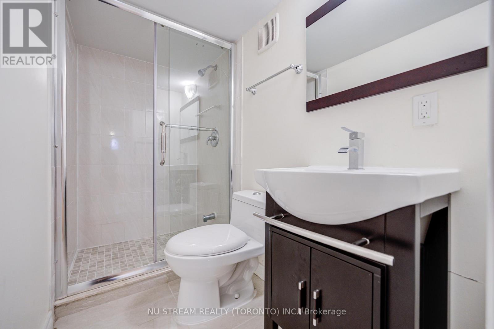 8 Hemingway Crescent, Markham, Ontario  L3R 2A4 - Photo 36 - N12926646