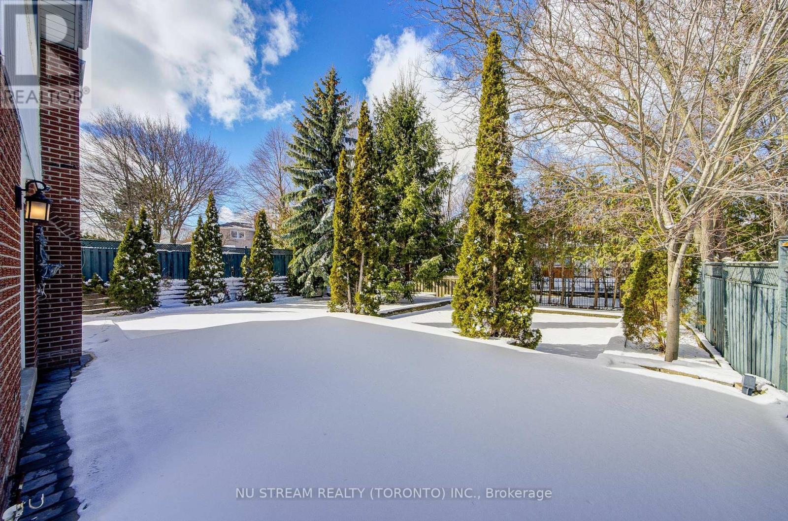 8 Hemingway Crescent, Markham, Ontario  L3R 2A4 - Photo 39 - N12926646