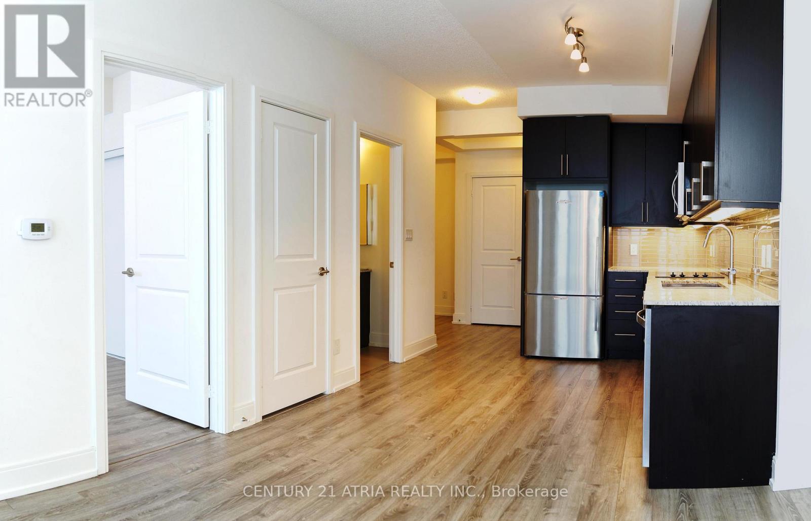 612b - 9600 Yonge Street, Richmond Hill, Ontario  L4C 0X3 - Photo 2 - N12926666