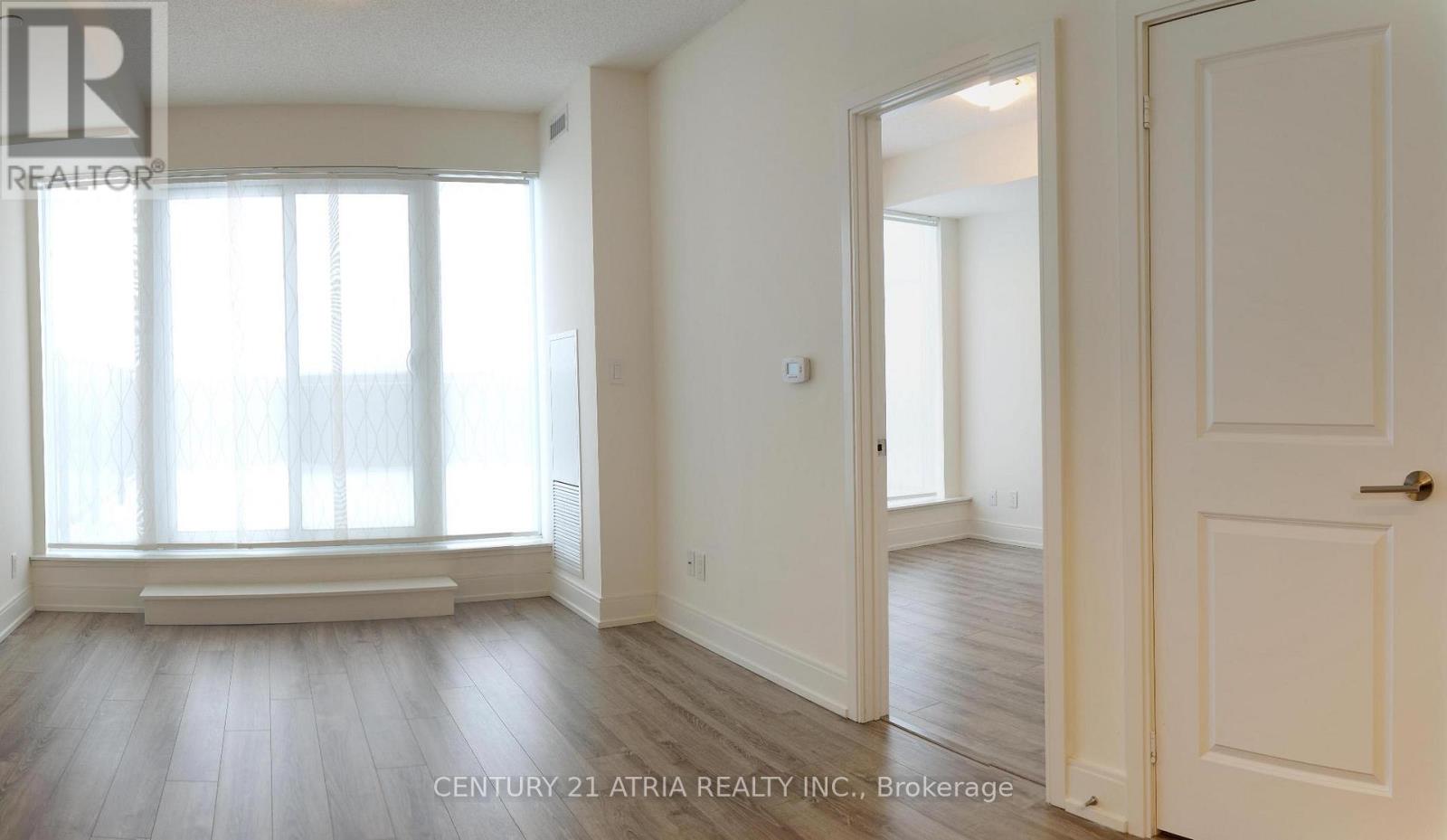 612b - 9600 Yonge Street, Richmond Hill, Ontario  L4C 0X3 - Photo 3 - N12926666