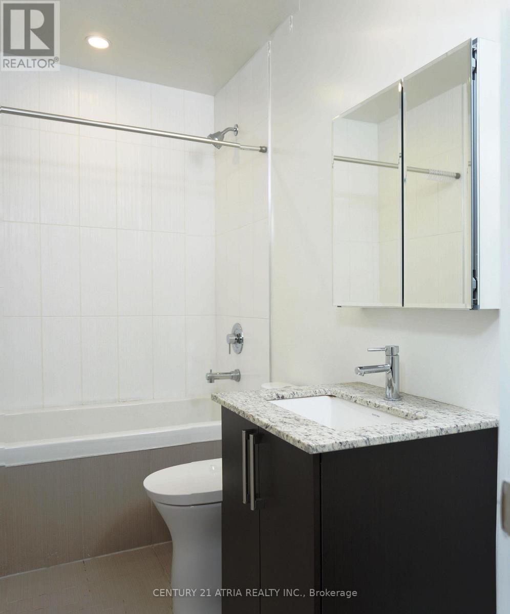 612b - 9600 Yonge Street, Richmond Hill, Ontario  L4C 0X3 - Photo 7 - N12926666