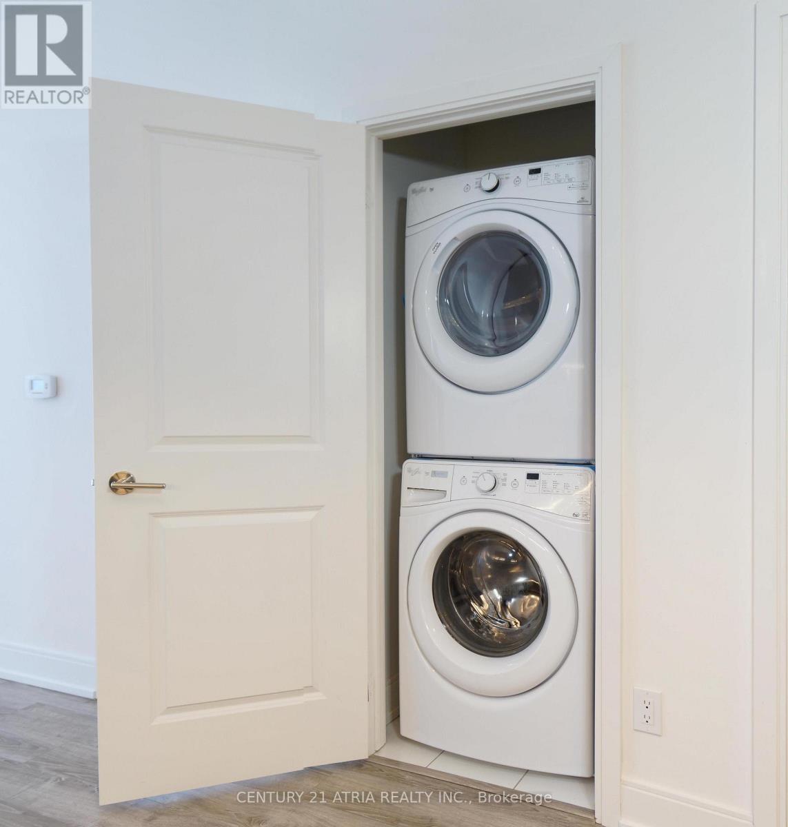 612b - 9600 Yonge Street, Richmond Hill, Ontario  L4C 0X3 - Photo 8 - N12926666