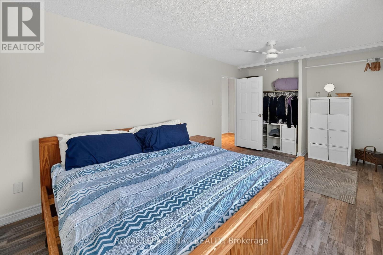 4 - 453 Woodview Road, Burlington, Ontario  L7N 2Z9 - Photo 19 - W12926664