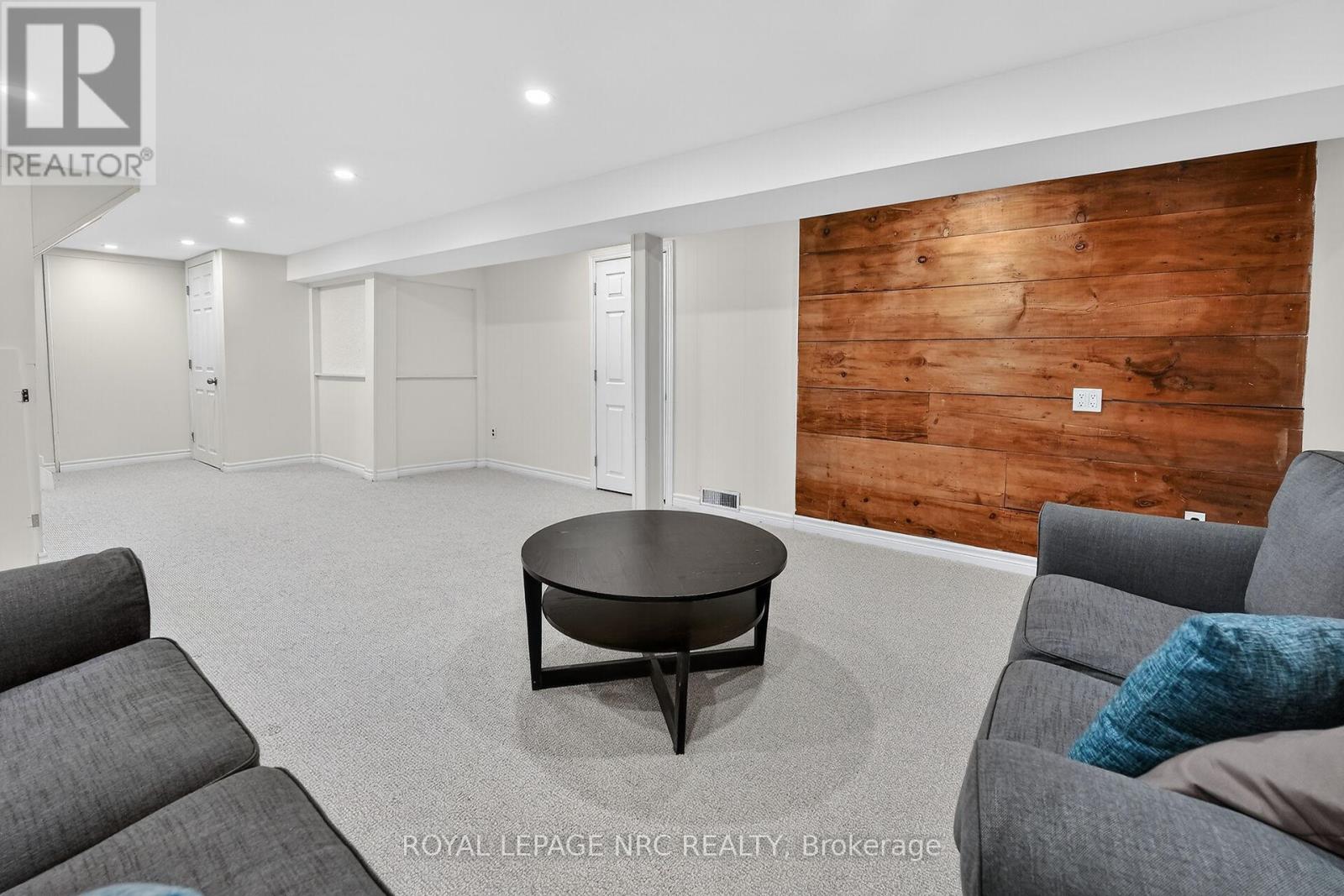 4 - 453 Woodview Road, Burlington, Ontario  L7N 2Z9 - Photo 32 - W12926664