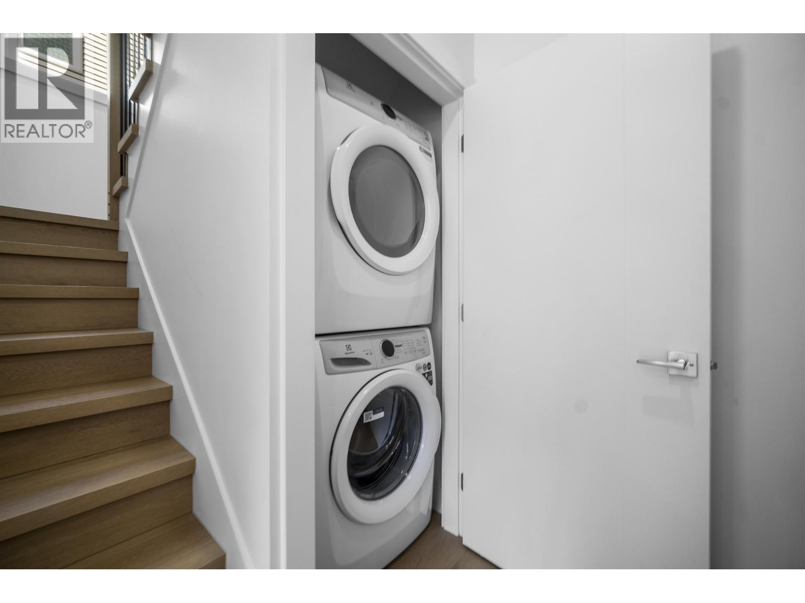 2 3563 E 25th Avenue, Vancouver, British Columbia  V5R 1K3 - Photo 8 - R3104046