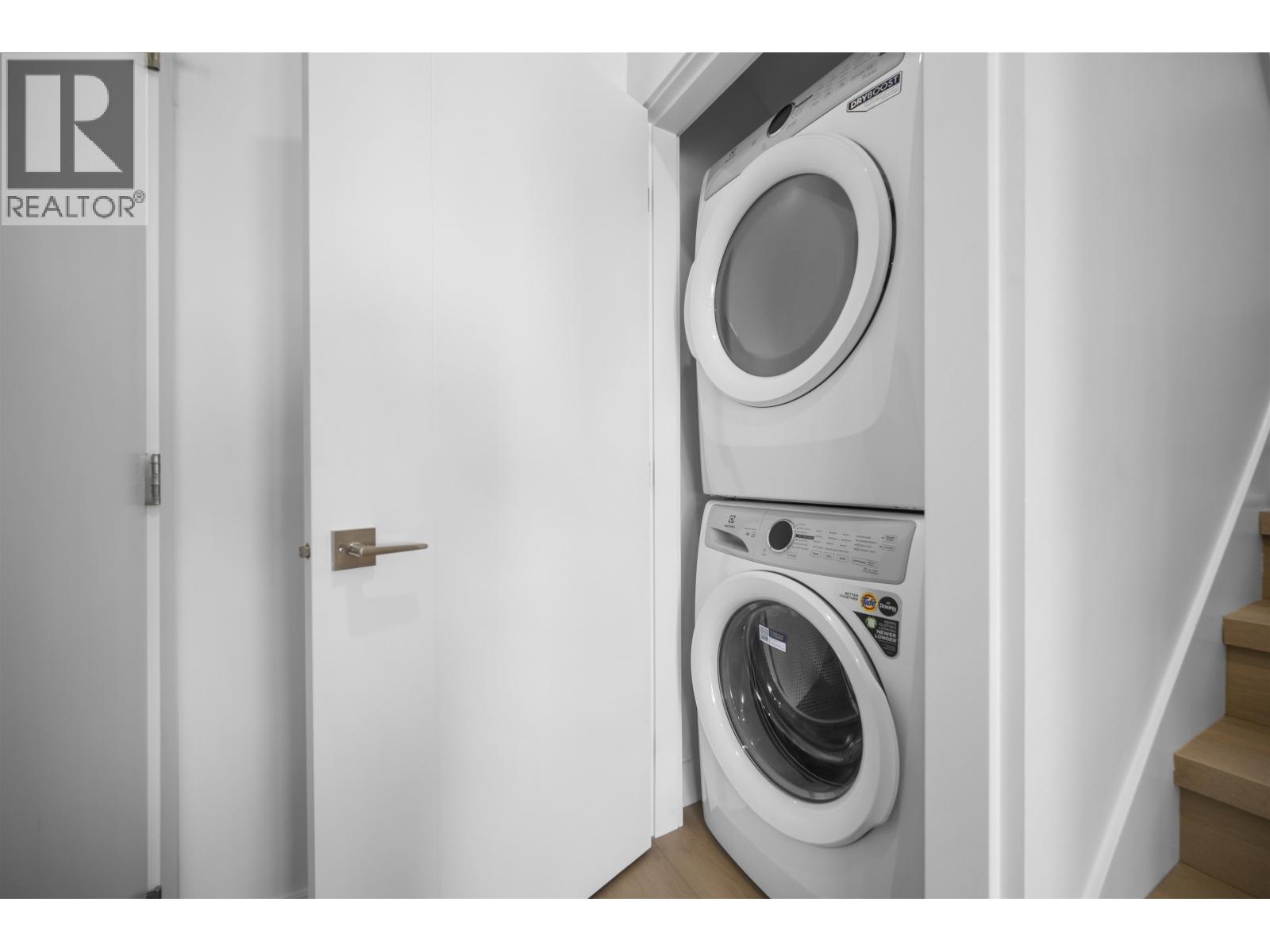 2 3563 E 25th Avenue, Vancouver, British Columbia  V5R 1K3 - Photo 16 - R3104046