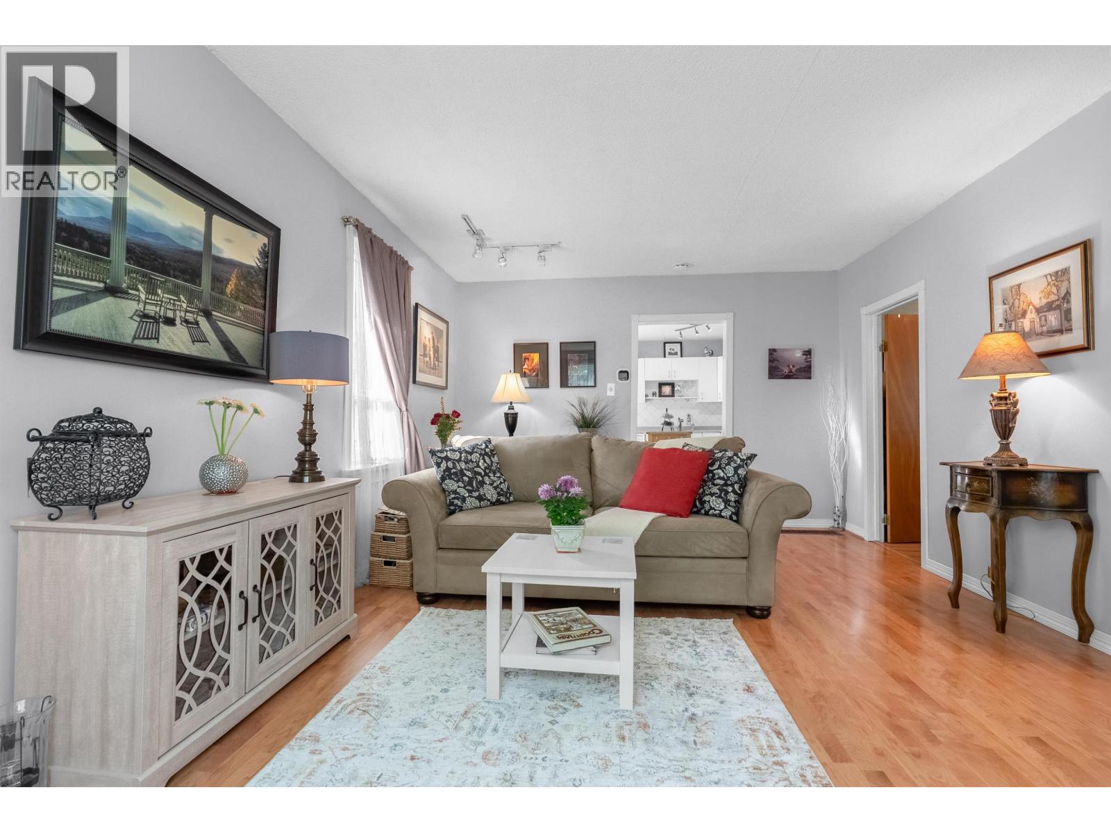 20283 Lorne Avenue, Maple Ridge, British Columbia  V2X 1G2 - Photo 4 - R3095899