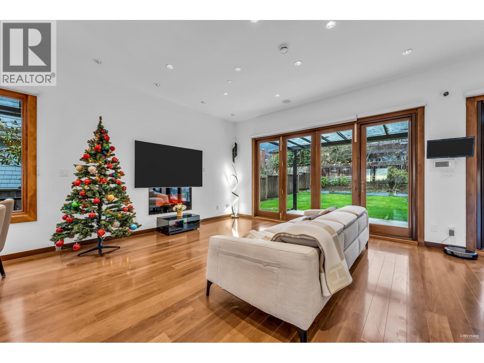 2227 Haywood Avenue, West Vancouver, British Columbia  V7V 1X6 - Photo 3 - R3104067