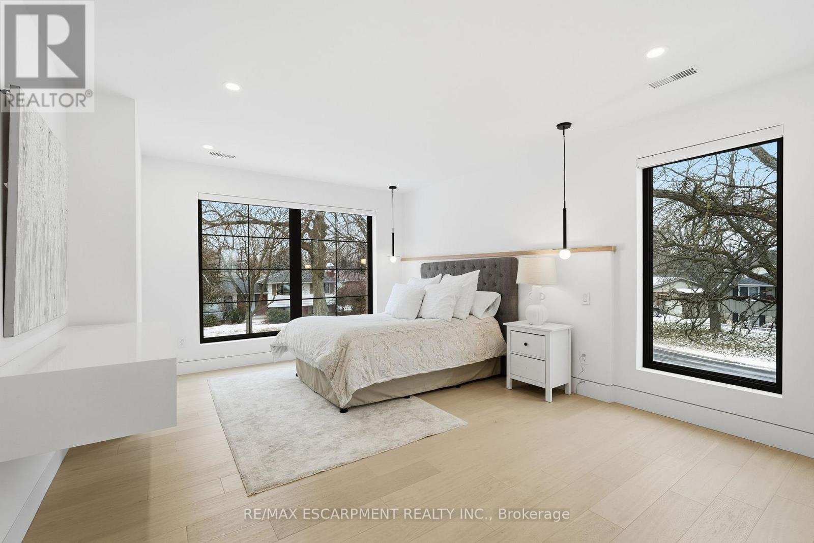 5135 Mulberry Drive, Burlington, Ontario  L7L 3P5 - Photo 19 - W12926630