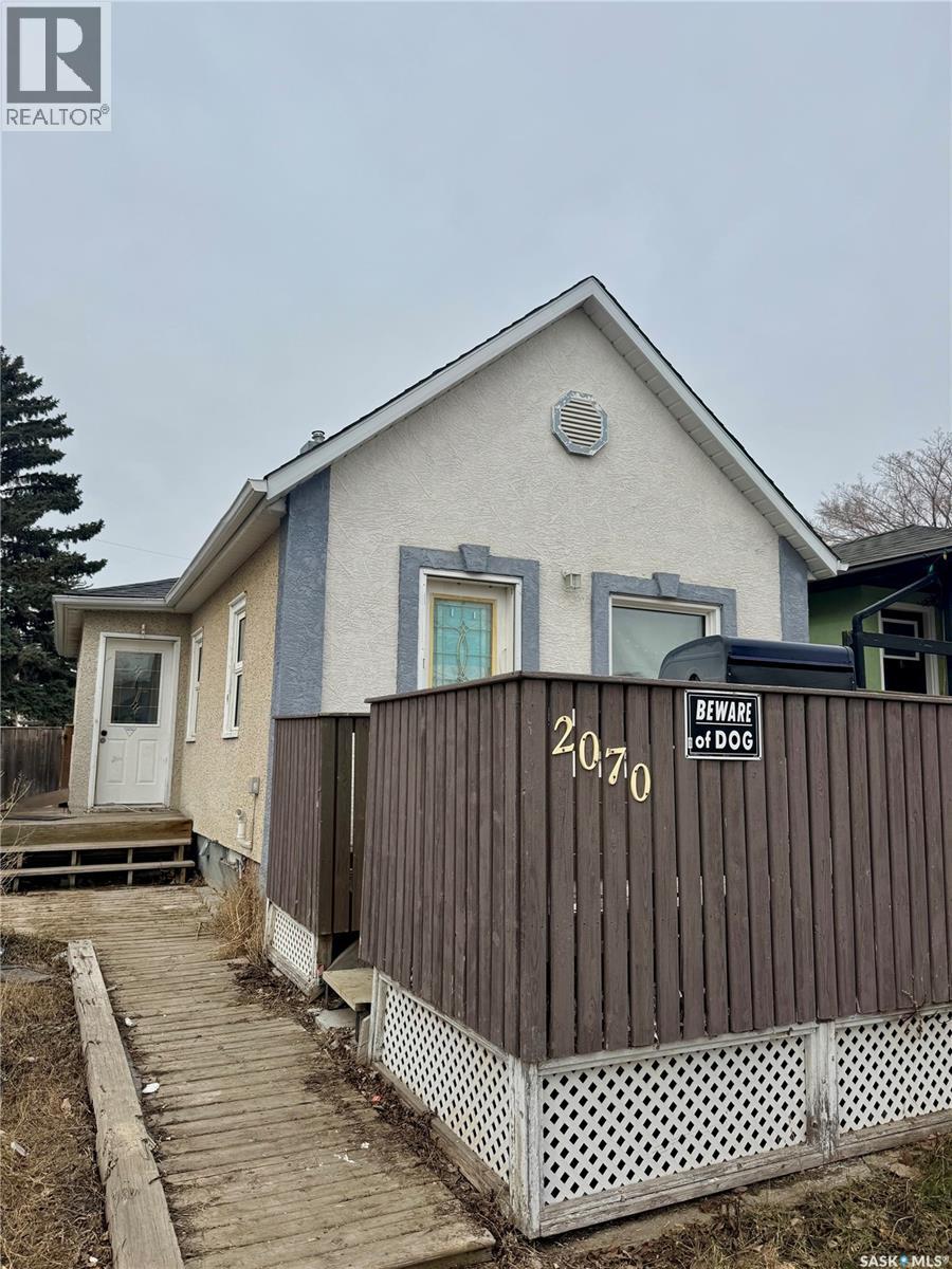 2070 Reynolds Street, Regina, Saskatchewan  S4N 3M8 - Photo 2 - SK031074