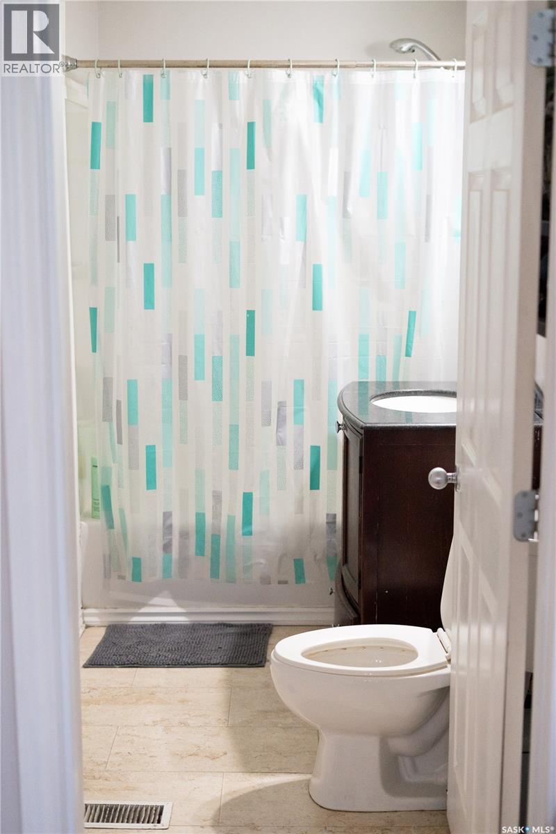 2070 Reynolds Street, Regina, Saskatchewan  S4N 3M8 - Photo 6 - SK031074