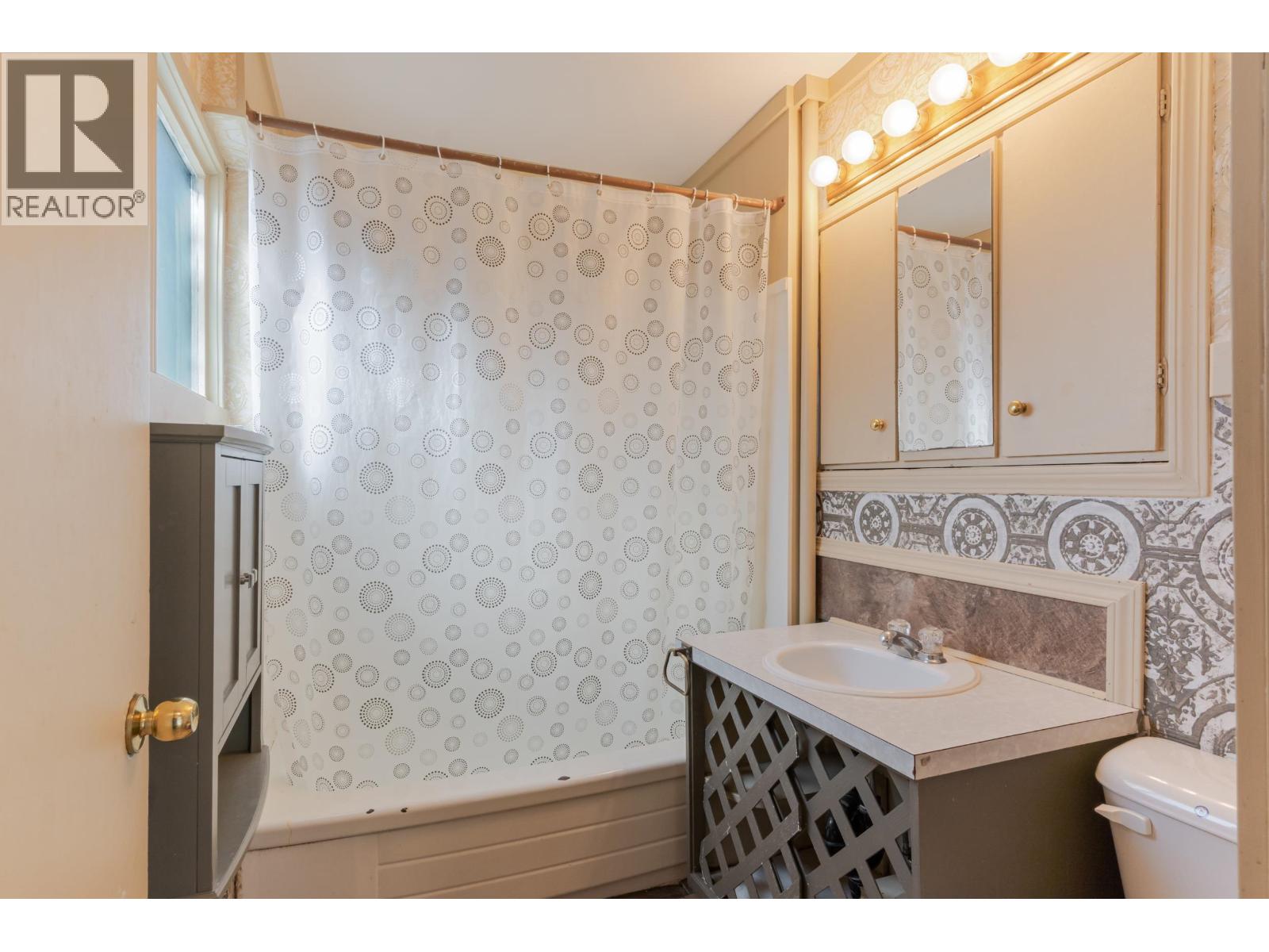 242 S Third Avenue, Williams Lake, British Columbia V2G 1J4 - Photo 18 - R3094136