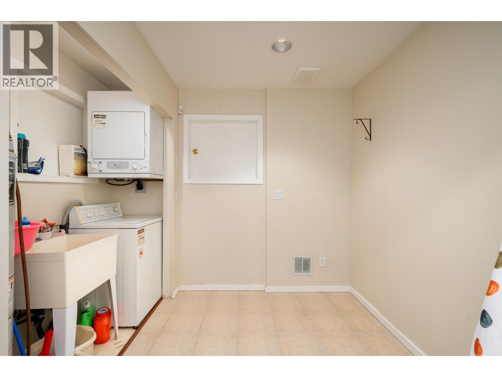 8162 Haig Street, Vancouver, British Columbia  V6P 4R9 - Photo 20 - R3086211