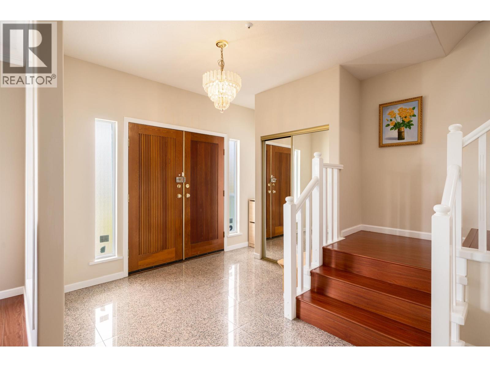 8162 Haig Street, Vancouver, British Columbia  V6P 4R9 - Photo 4 - R3086211