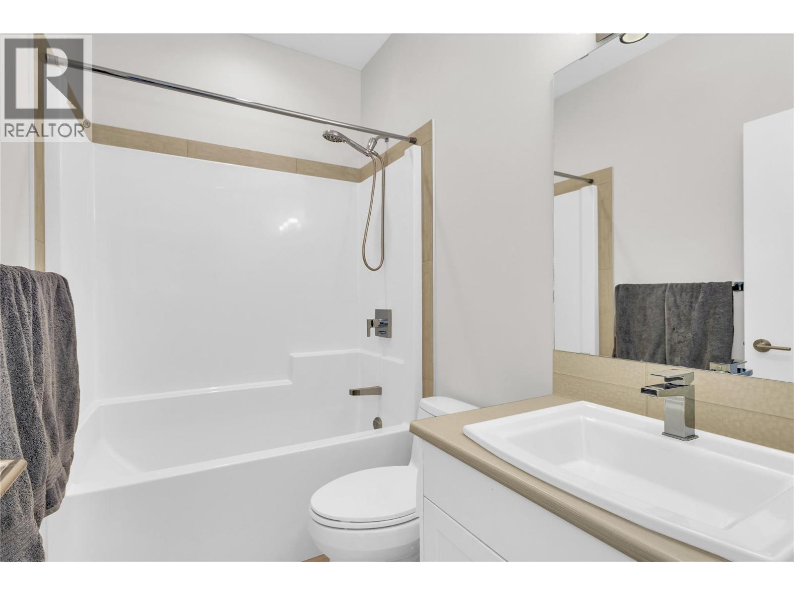 1102 Cameron Avenue Unit# 8, Kelowna, British Columbia  V1Y 0B2 - Photo 24 - 10380835