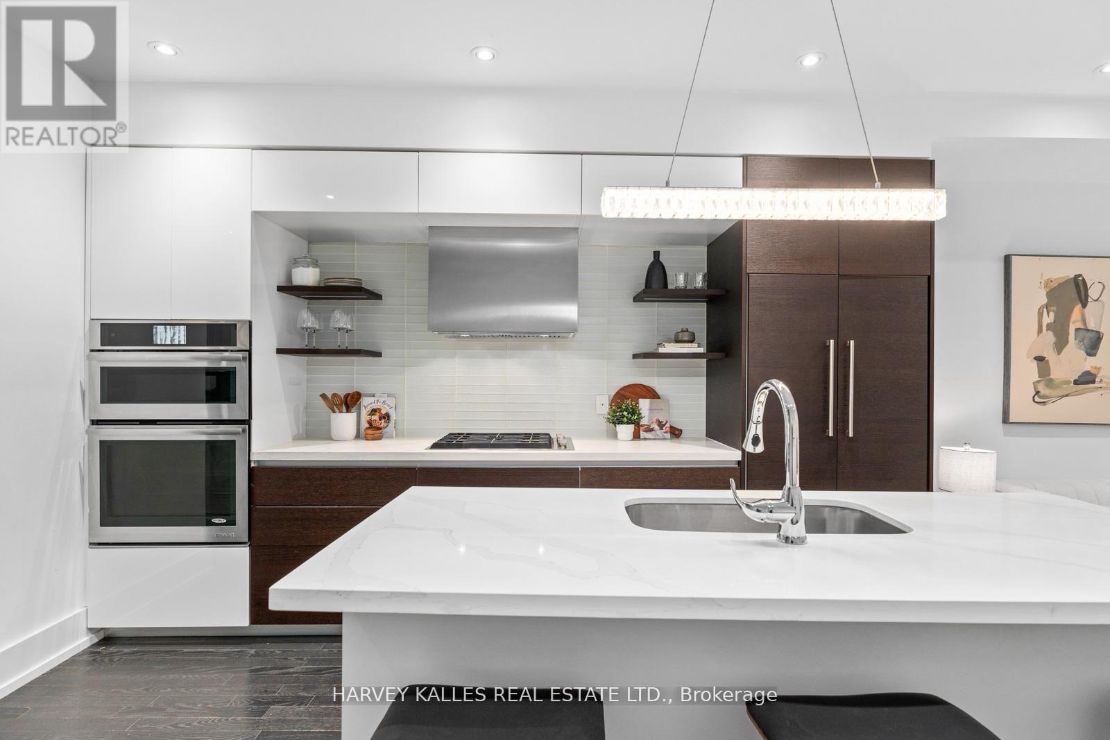 5a Sylvan Avenue, Toronto, Ontario  M6H 1G2 - Photo 4 - C12926644