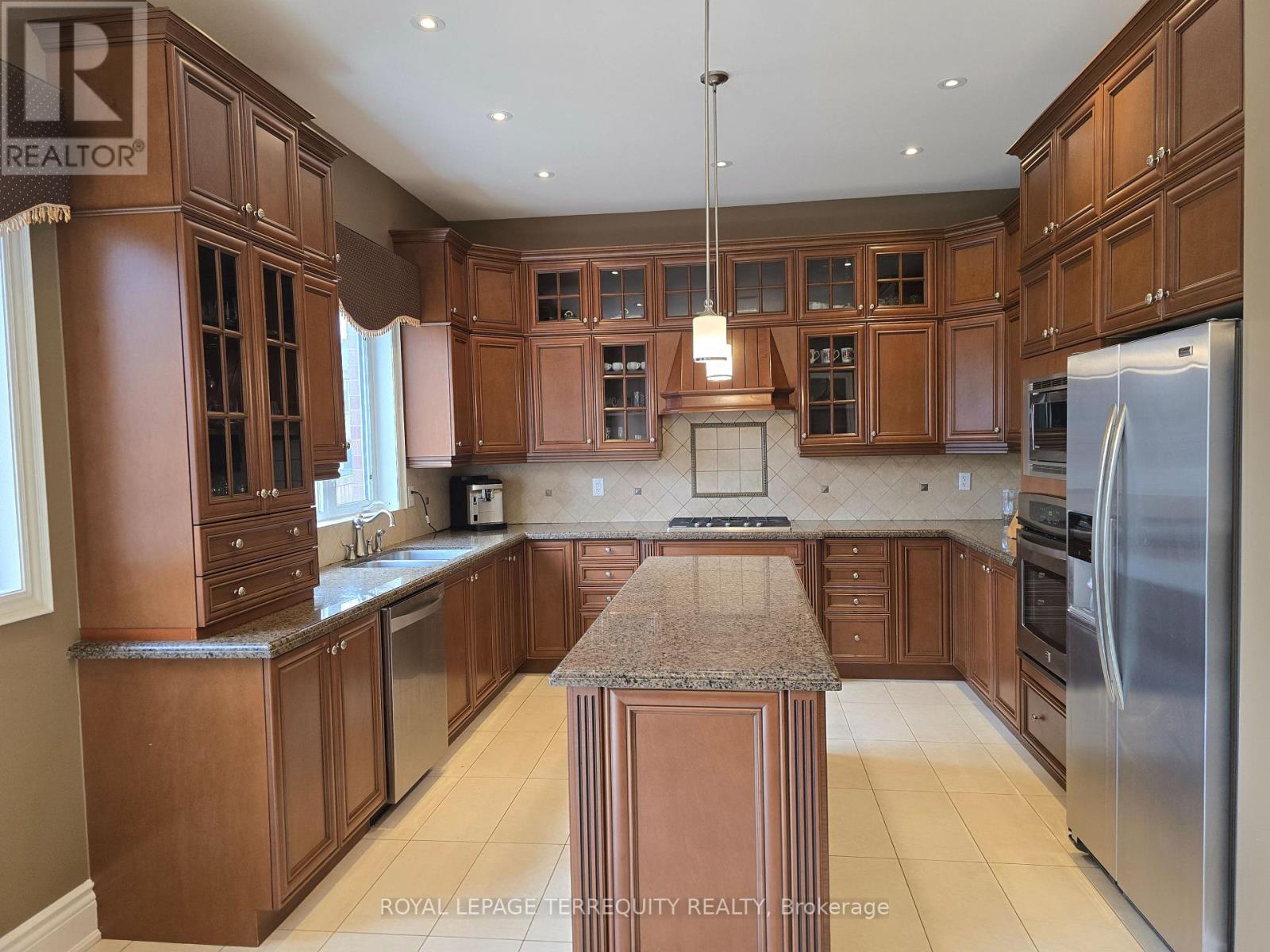 19 Black Diamond Crescent, Brampton, Ontario  L6X 0V8 - Photo 17 - W12881424