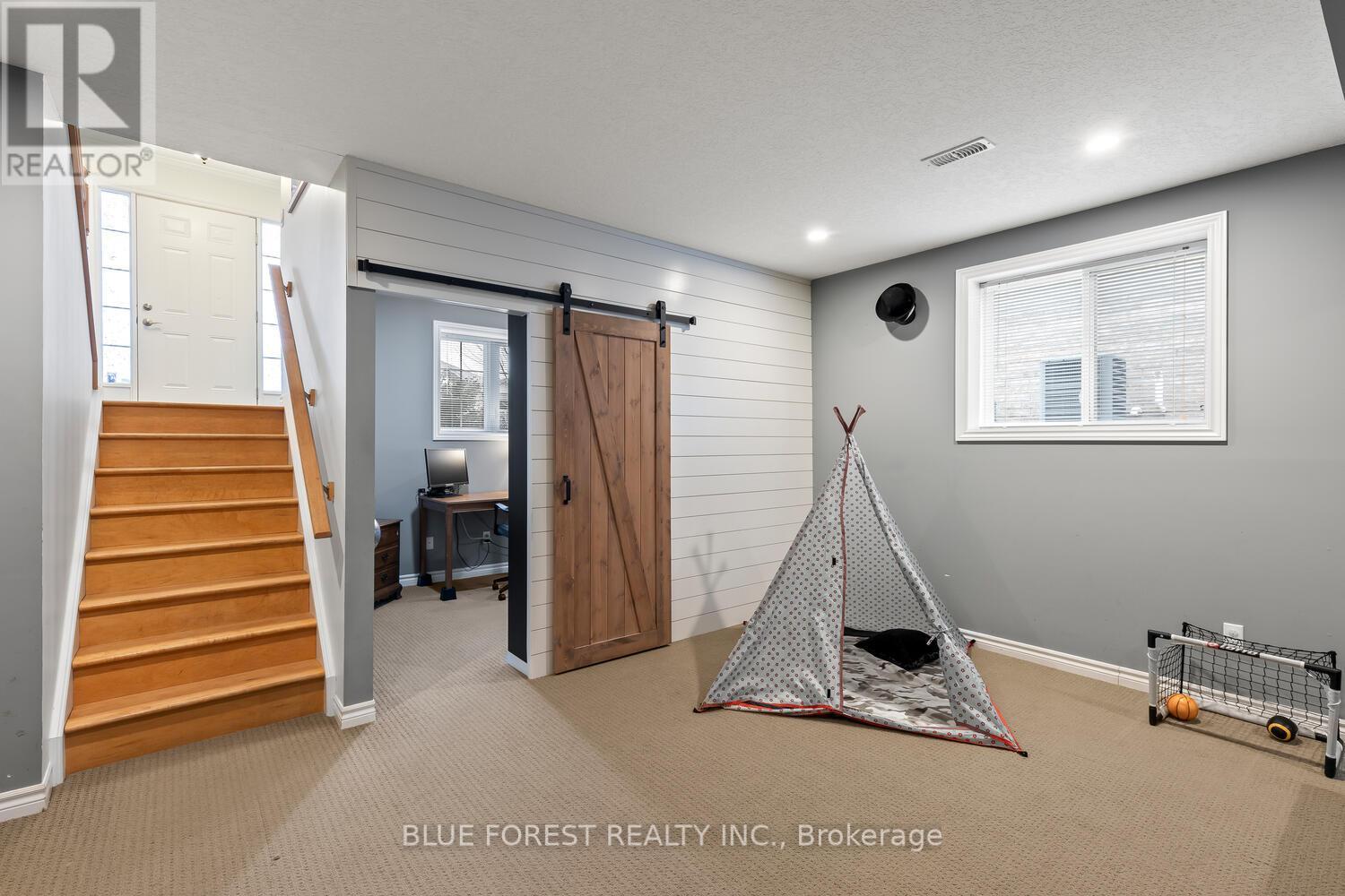 123 Watson Street, Lucan Biddulph, Ontario  N0M 2J0 - Photo 27 - X12925404