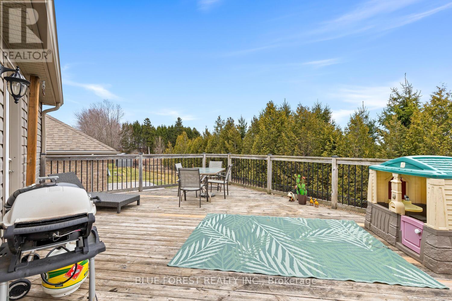 123 Watson Street, Lucan Biddulph, Ontario  N0M 2J0 - Photo 37 - X12925404