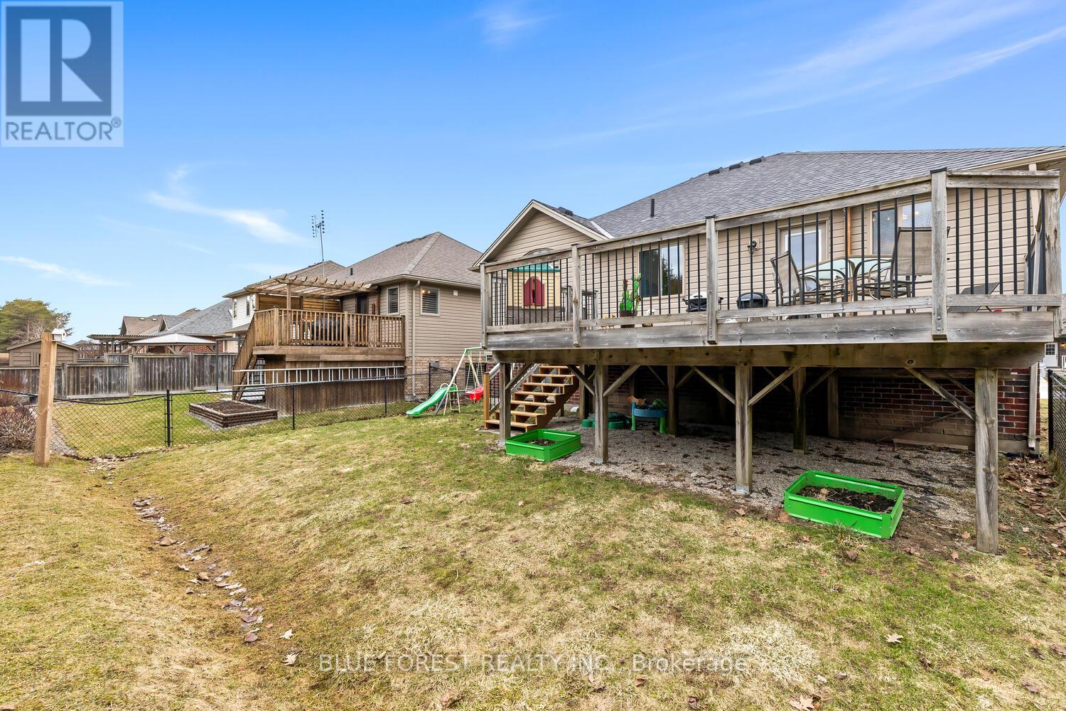 123 Watson Street, Lucan Biddulph, Ontario  N0M 2J0 - Photo 39 - X12925404