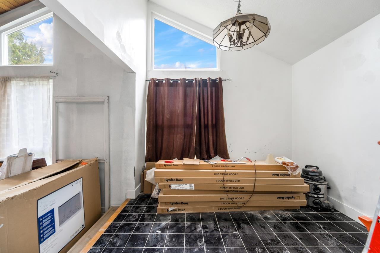 15128 96 Avenue, Surrey, British Columbia  V3R 1E9 - Photo 5 - R3037410