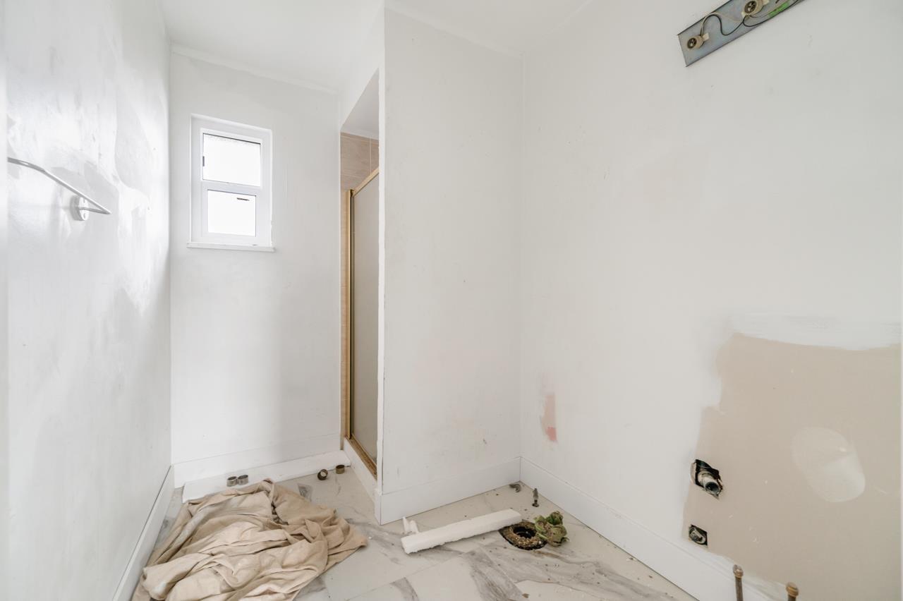 15128 96 Avenue, Surrey, British Columbia  V3R 1E9 - Photo 12 - R3037410