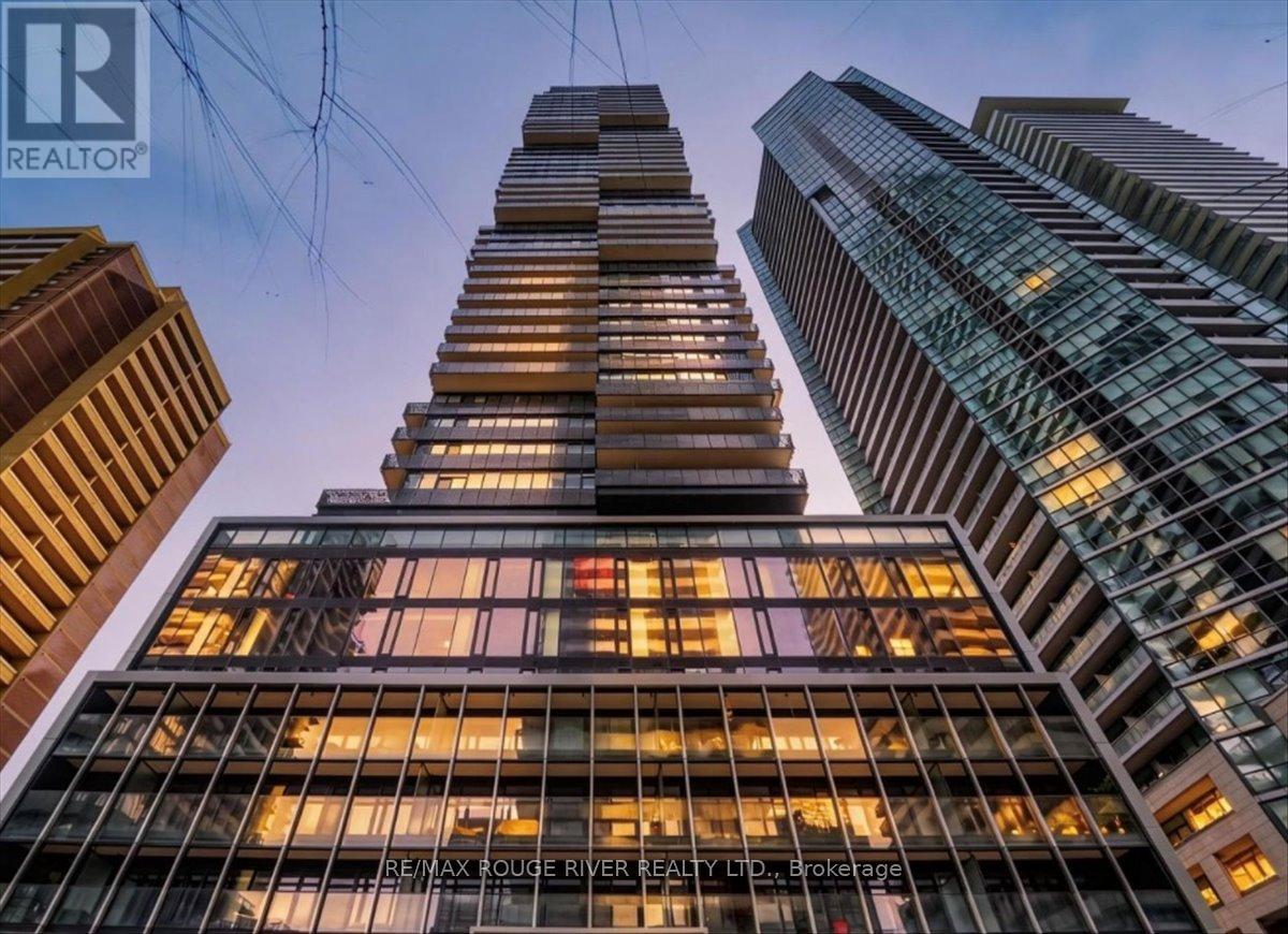 55 CHARLES STREET E, Toronto, Ontario
