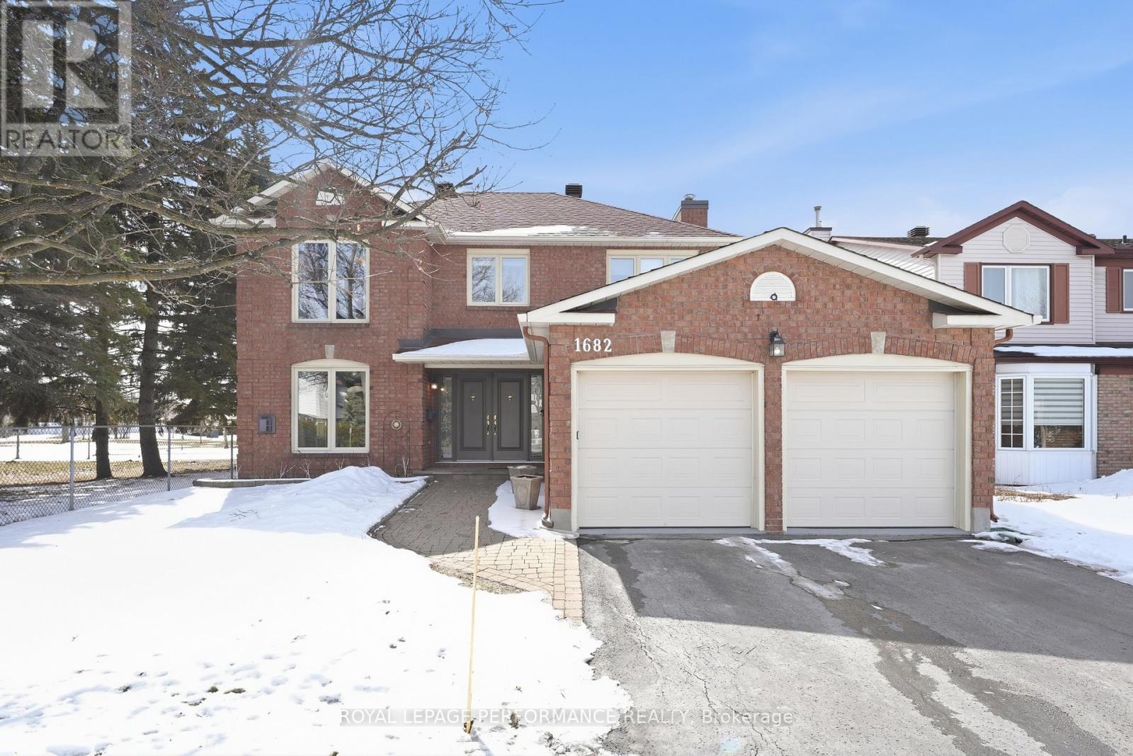 1682 BARRINGTON STREET, Ottawa, Ontario