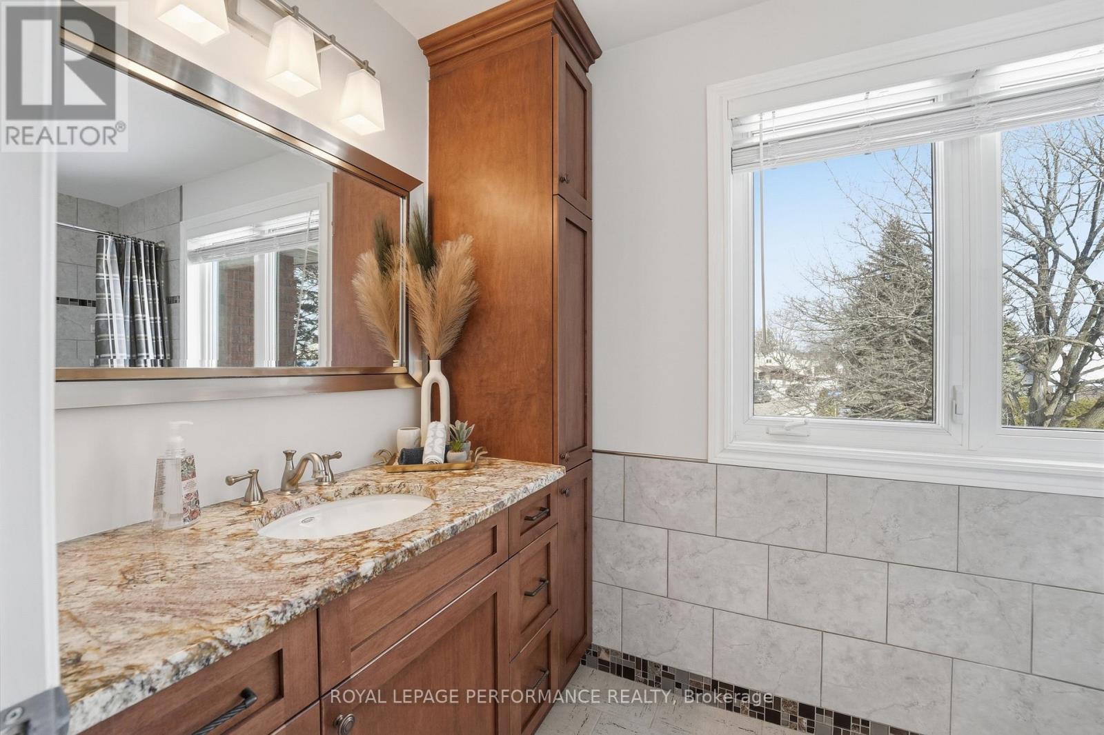 1682 Barrington Street, Ottawa, Ontario  K1C 4W8 - Photo 32 - X12926756