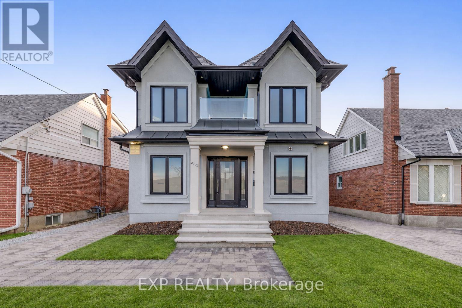 44 TOWER DRIVE, Toronto, Ontario