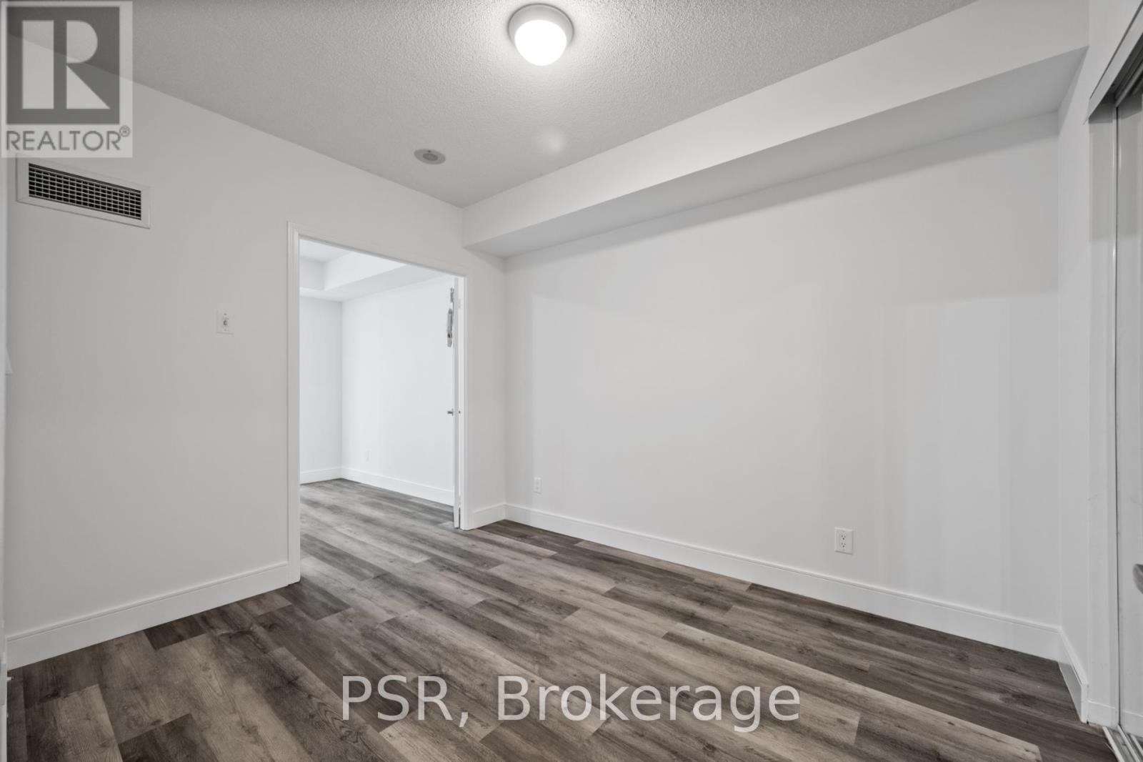 1018 - 50 John Street, Toronto, Ontario  M5V 3T5 - Photo 5 - C12925094