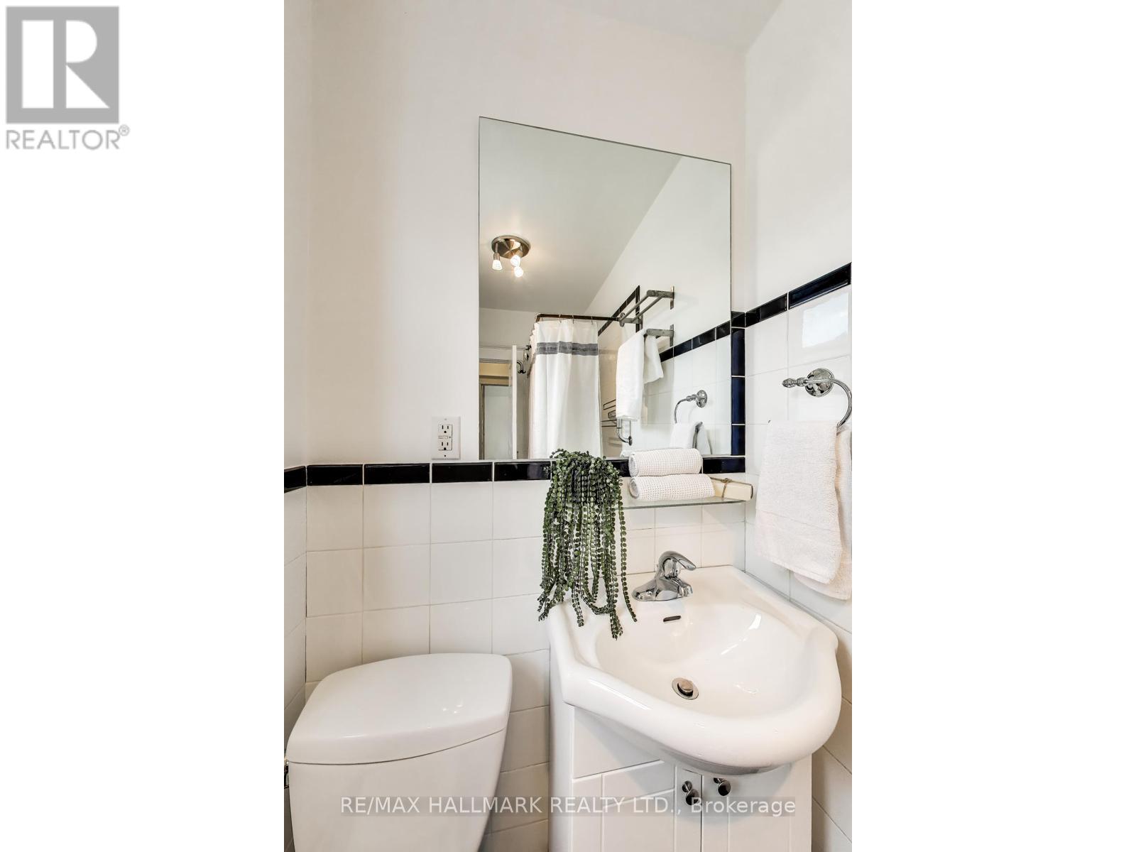 16 Dawson Avenue, Toronto, Ontario  M4J 1E5 - Photo 15 - E12926674