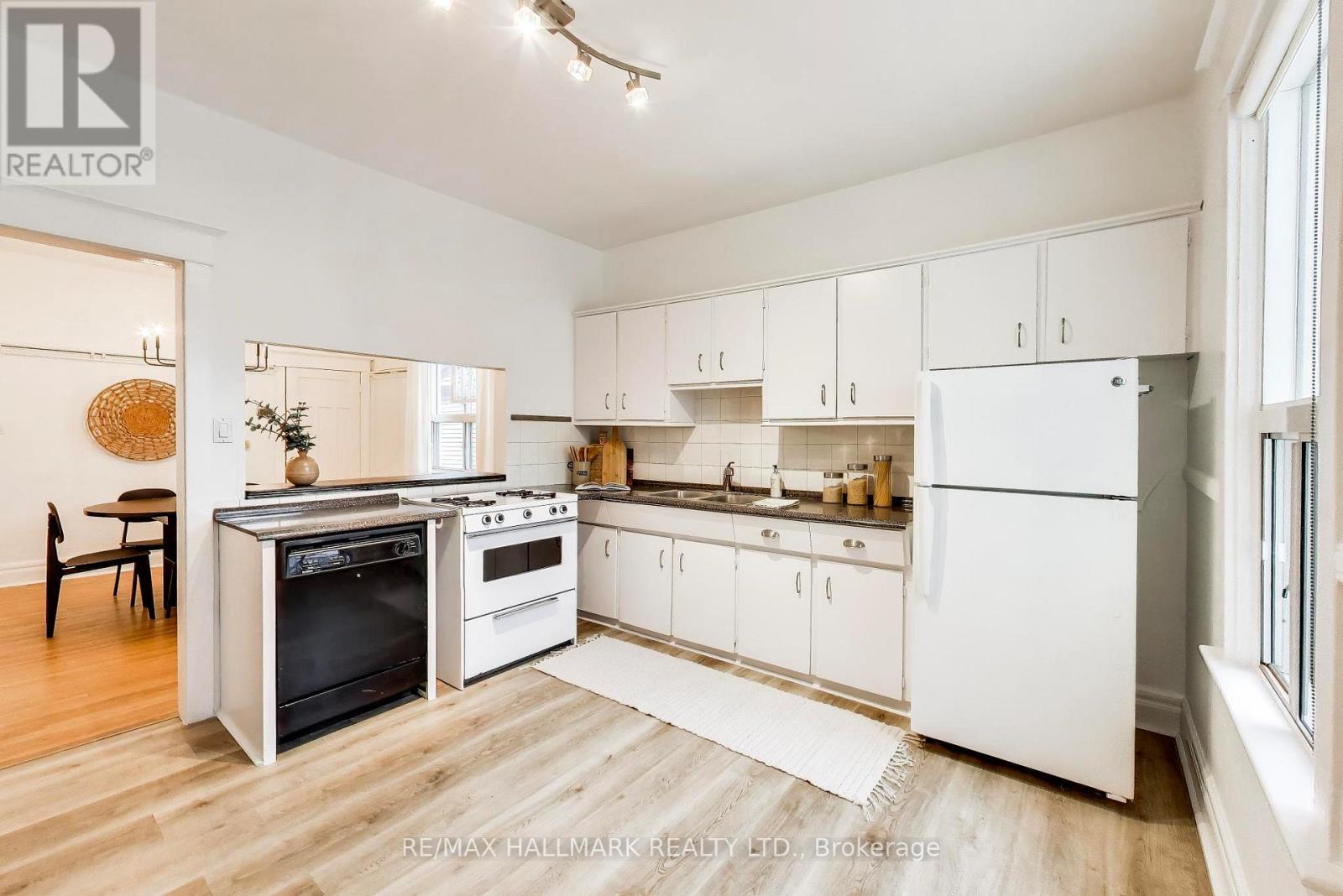 16 Dawson Avenue, Toronto, Ontario  M4J 1E5 - Photo 10 - E12926674