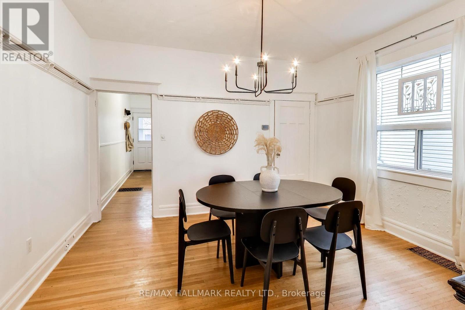 16 Dawson Avenue, Toronto, Ontario  M4J 1E5 - Photo 7 - E12926674