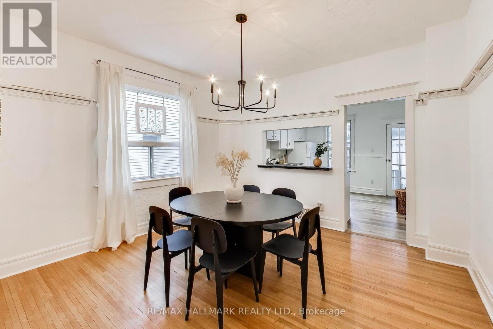 16 Dawson Avenue, Toronto, Ontario  M4J 1E5 - Photo 6 - E12926674