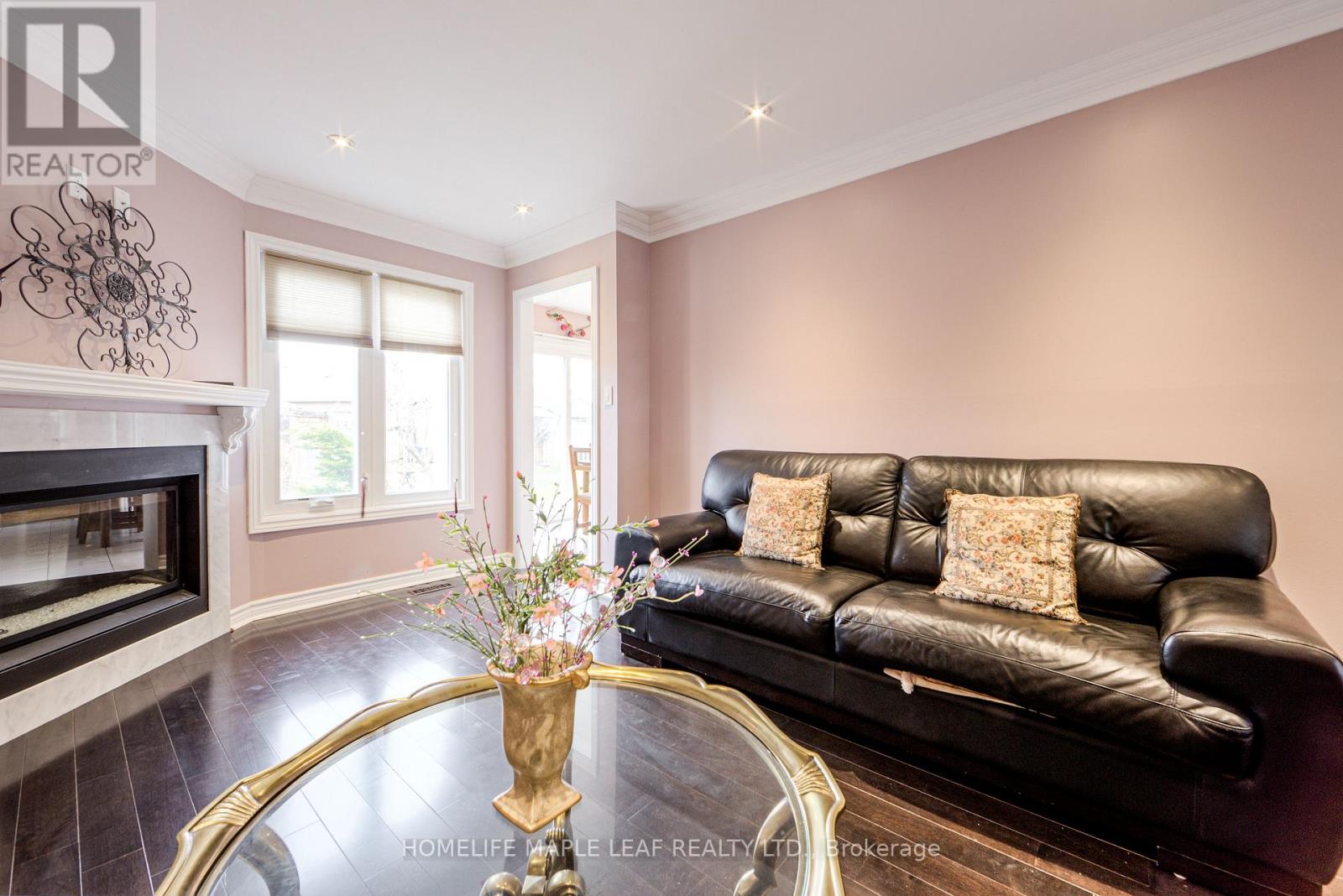 25 Grampian Avenue, Vaughan, Ontario  L6A 2A3 - Photo 11 - N12926710