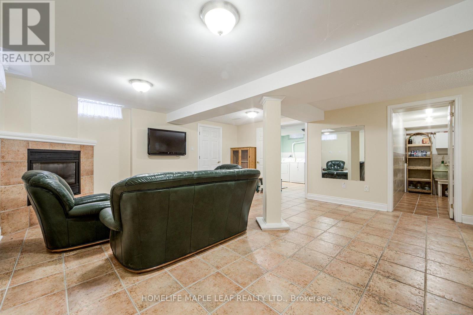 25 Grampian Avenue, Vaughan, Ontario  L6A 2A3 - Photo 37 - N12926710