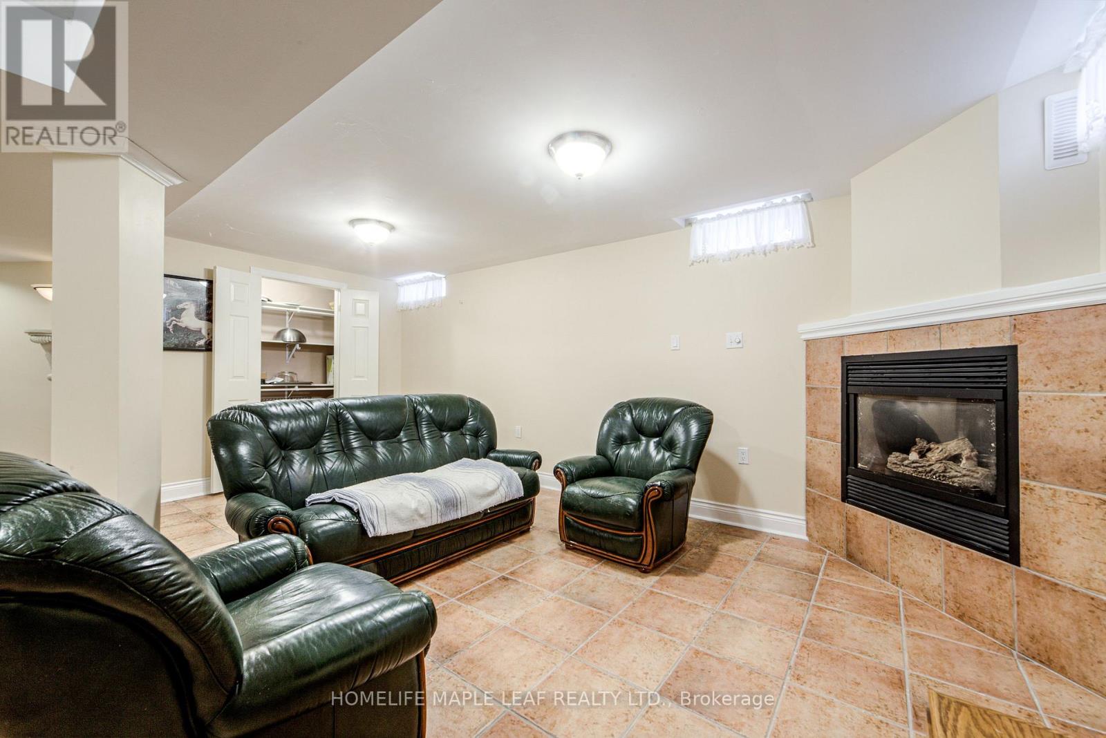 25 Grampian Avenue, Vaughan, Ontario  L6A 2A3 - Photo 40 - N12926710