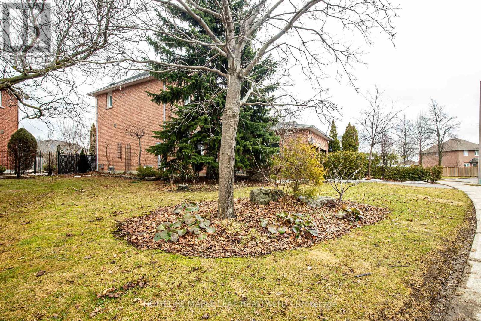 25 Grampian Avenue, Vaughan, Ontario  L6A 2A3 - Photo 50 - N12926710