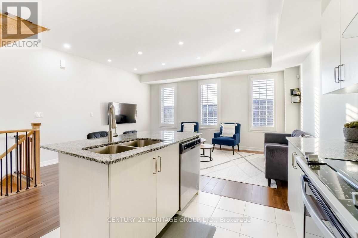 239 Harding Park, Newmarket, Ontario  L3Y 0E1 - Photo 10 - N12926760