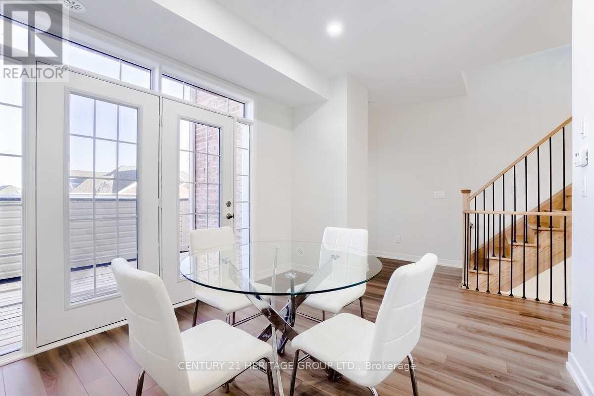 239 Harding Park, Newmarket, Ontario  L3Y 0E1 - Photo 11 - N12926760