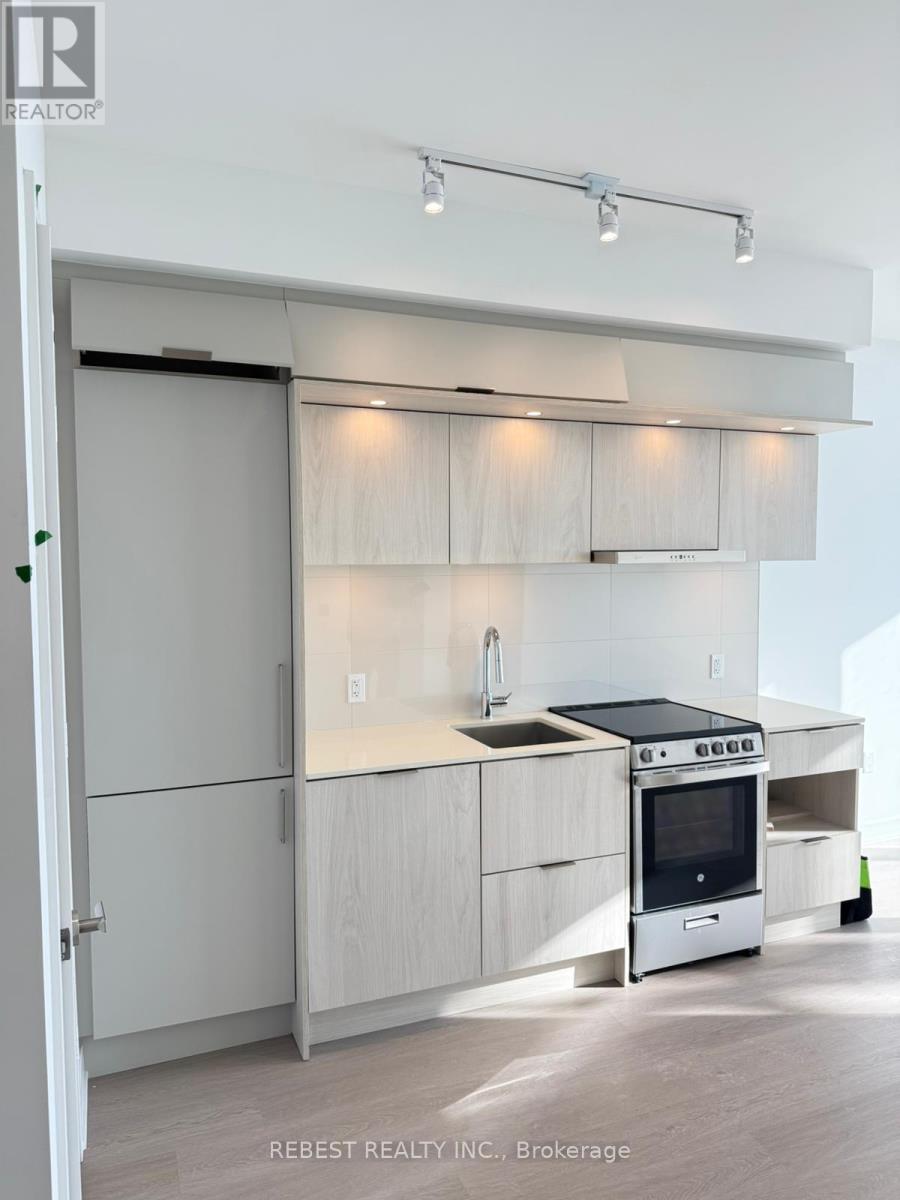 2111 - 448 Burnhamthorpe Road W, Mississauga, Ontario  L5B 0R4 - Photo 4 - W12926678