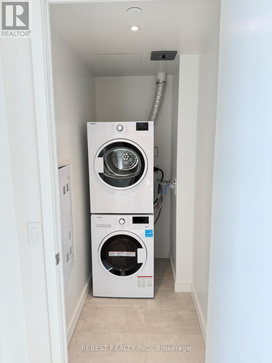 2111 - 448 Burnhamthorpe Road W, Mississauga, Ontario  L5B 0R4 - Photo 8 - W12926678