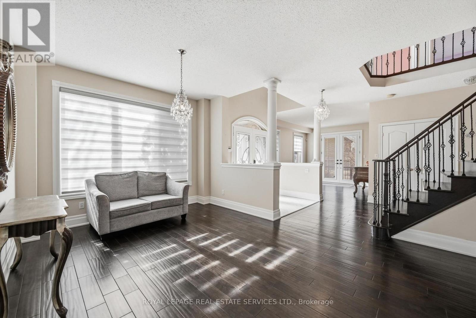 2353 Woodcrest Drive, Oakville, Ontario  L6M 4S2 - Photo 10 - W12926686