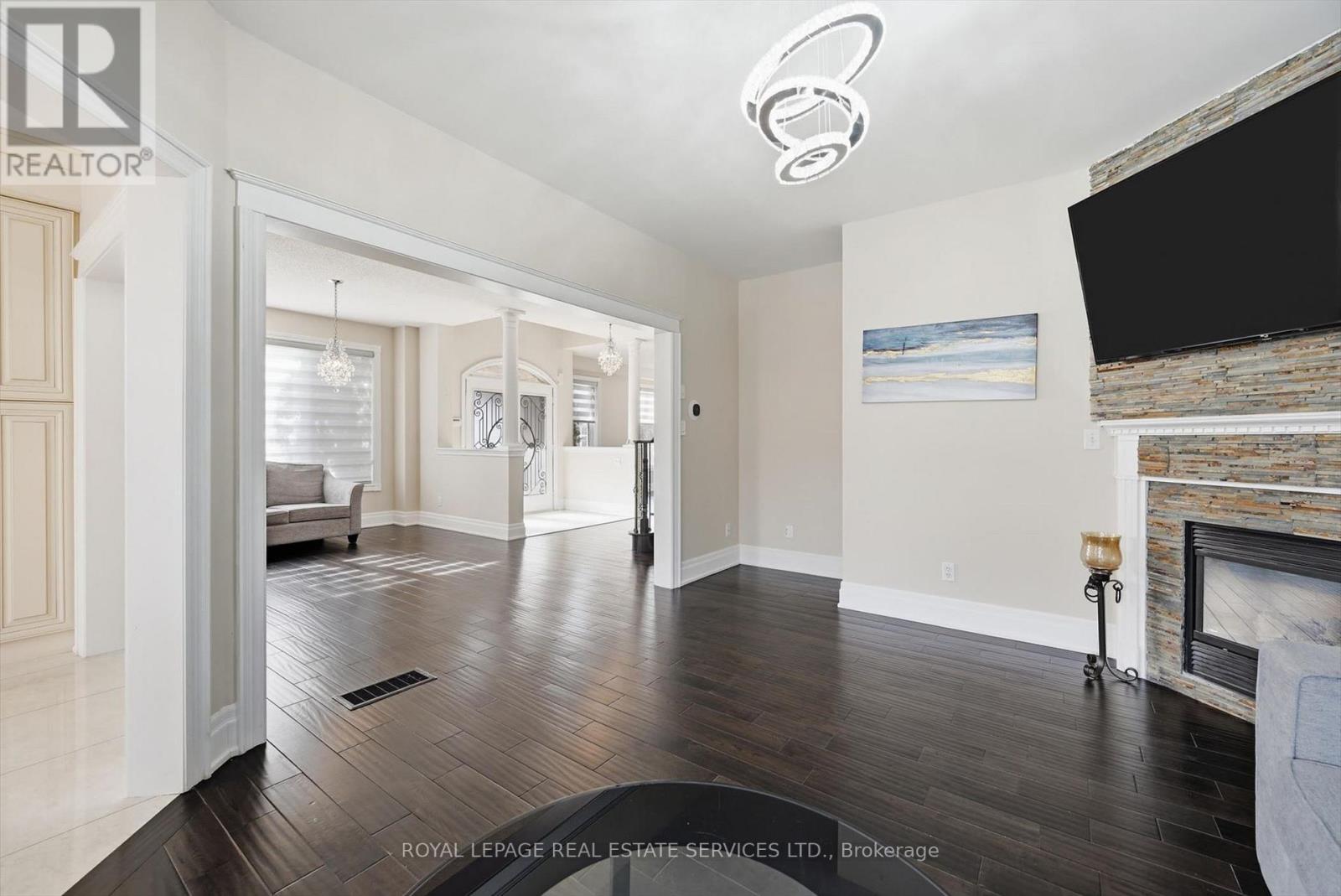 2353 Woodcrest Drive, Oakville, Ontario  L6M 4S2 - Photo 14 - W12926686