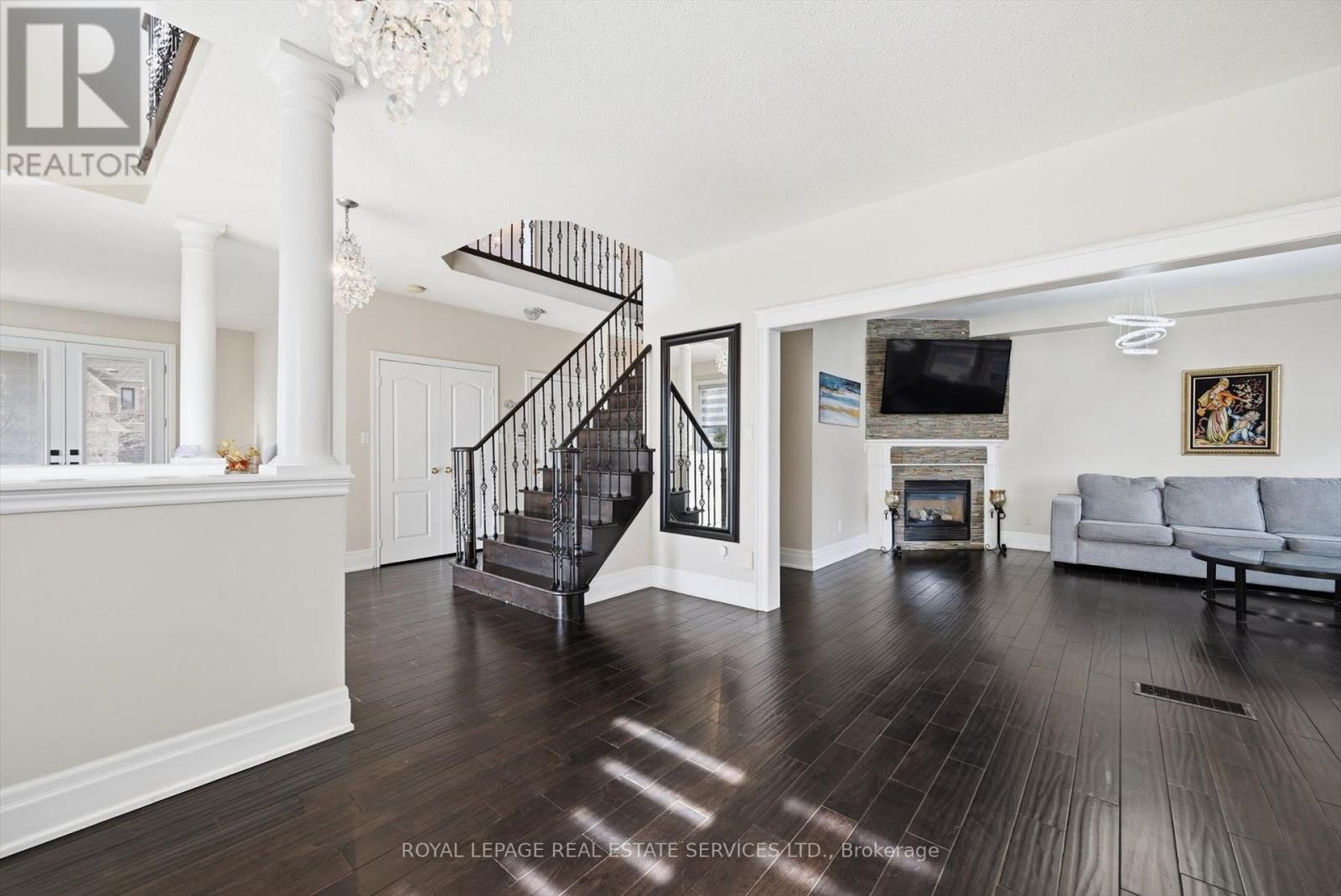 2353 Woodcrest Drive, Oakville, Ontario  L6M 4S2 - Photo 23 - W12926686