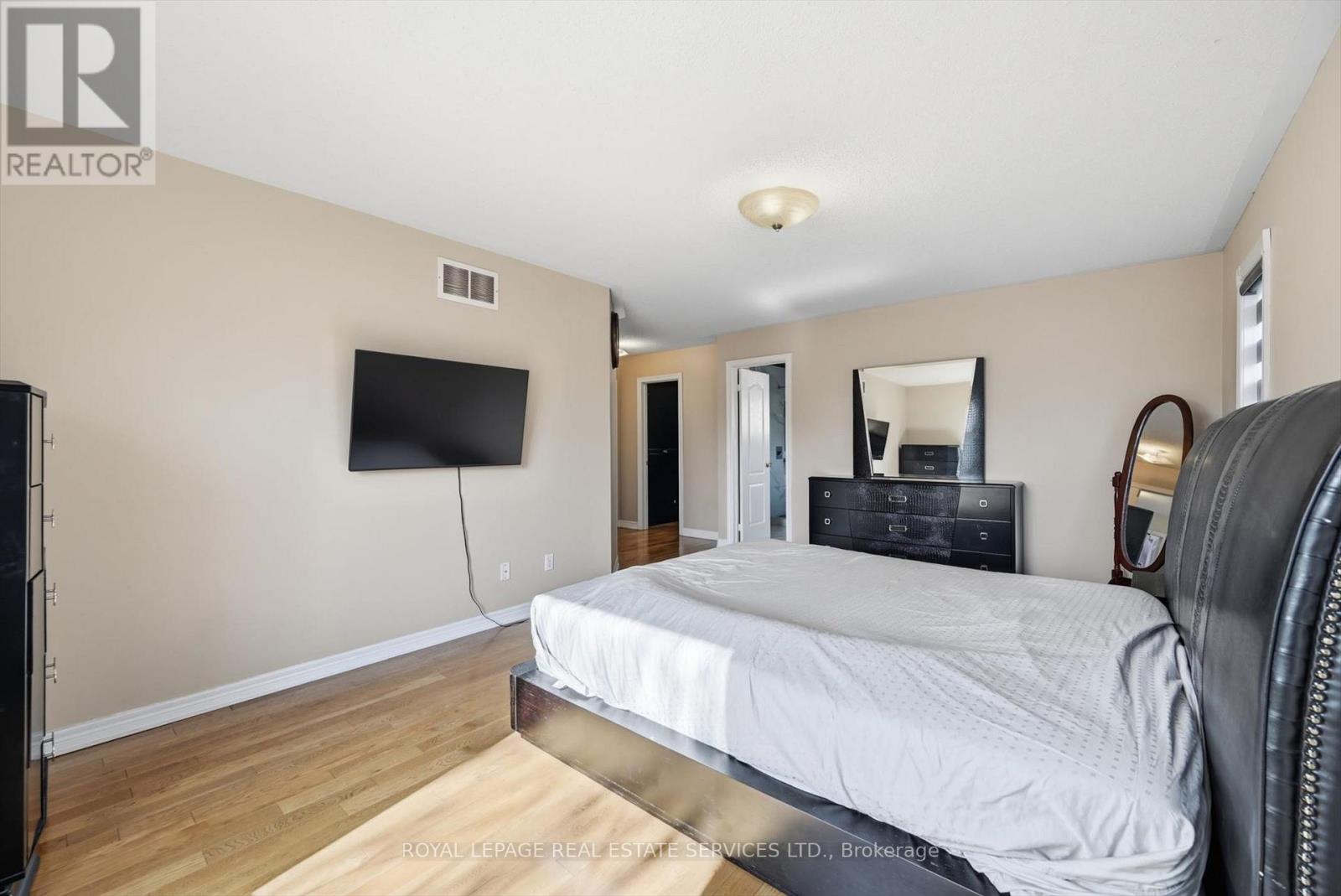 2353 Woodcrest Drive, Oakville, Ontario  L6M 4S2 - Photo 28 - W12926686