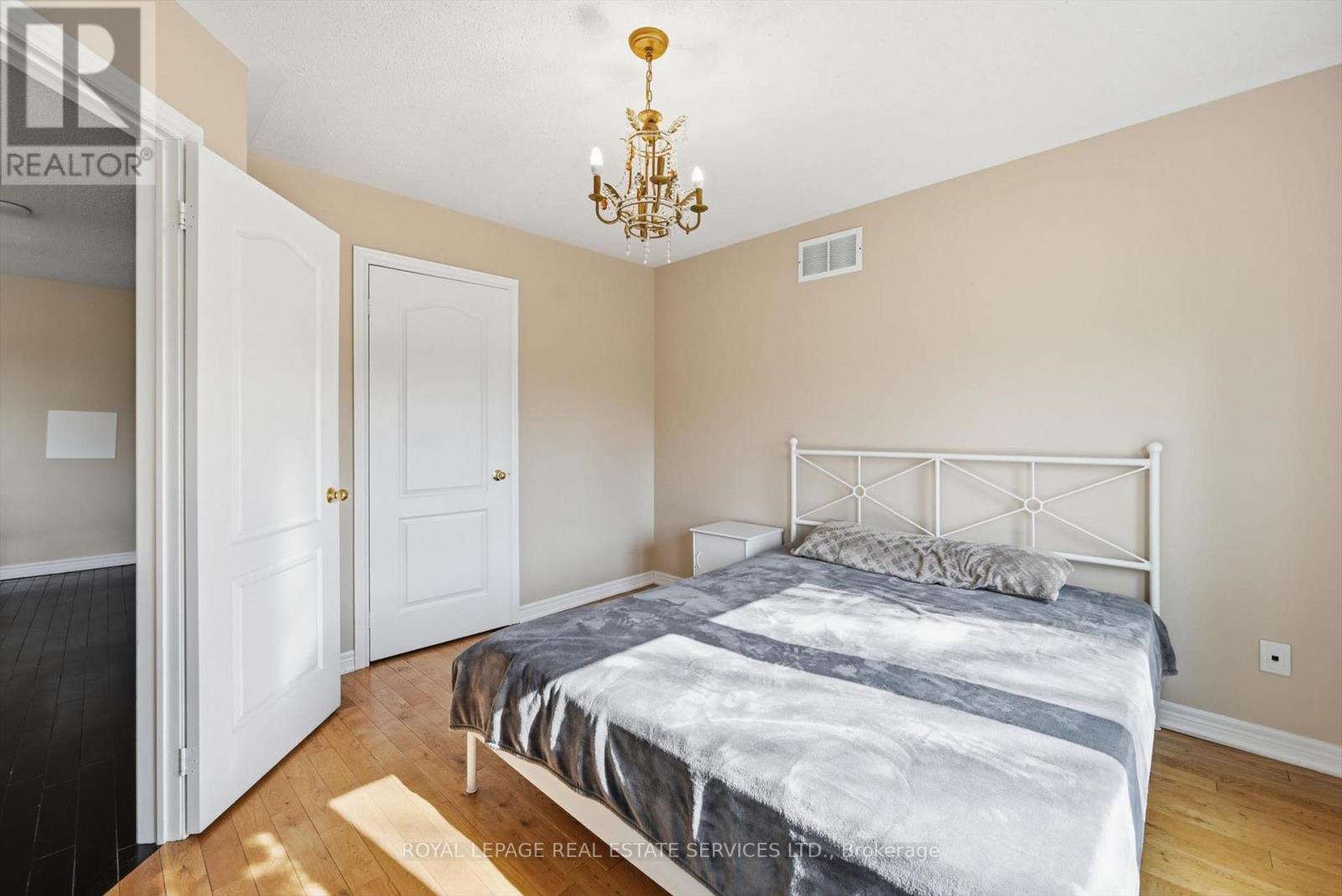 2353 Woodcrest Drive, Oakville, Ontario  L6M 4S2 - Photo 32 - W12926686